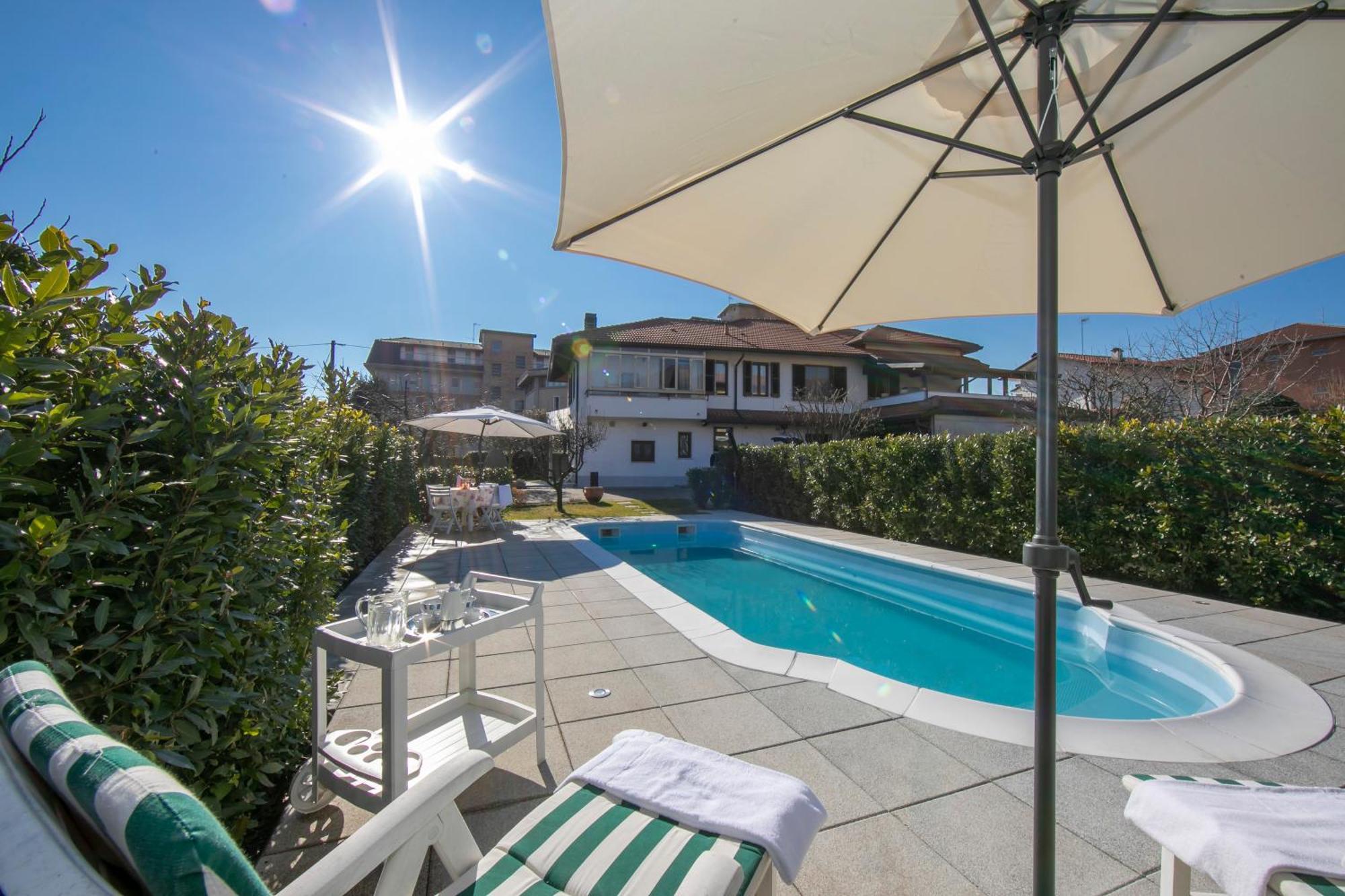 Casa Amabile With Salty Water Pool - Happy Rentals Reno Di Leggiuno Εξωτερικό φωτογραφία
